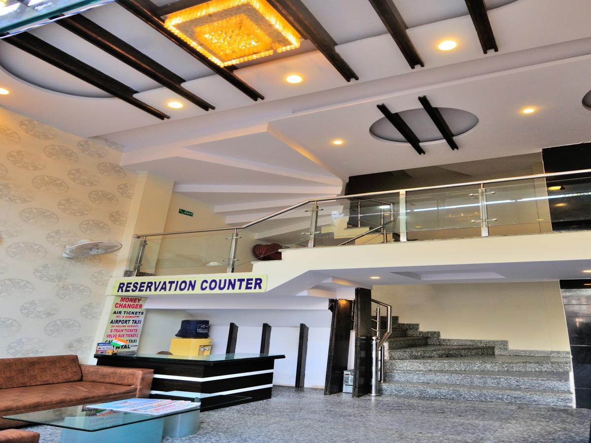 Hotel Gold Star Inn - Paharganj New Delhi Exteriör bild