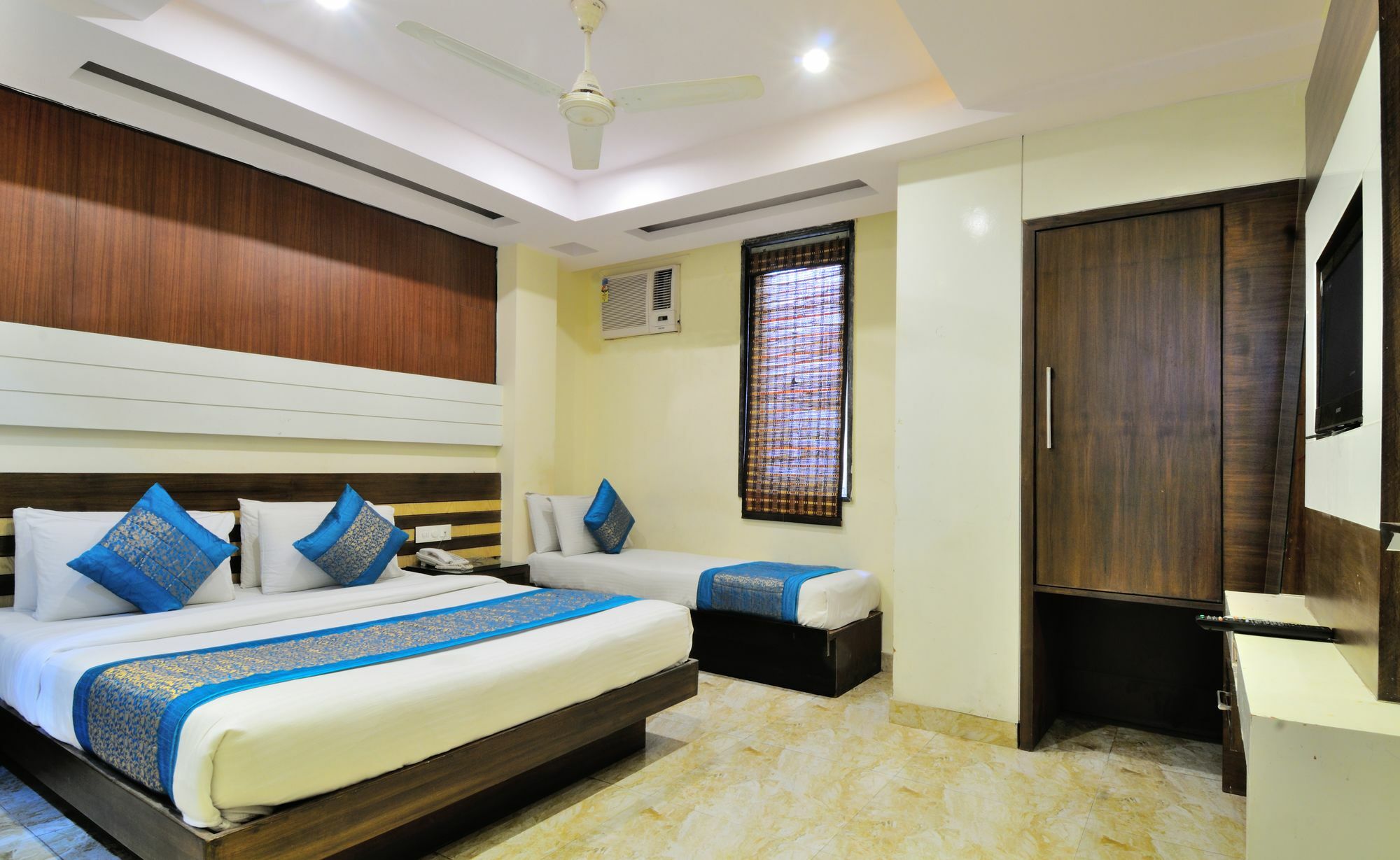 Hotel Gold Star Inn - Paharganj New Delhi Exteriör bild